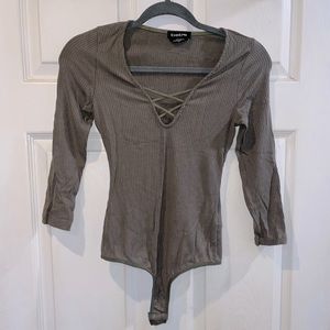 Bebe 3/4 sleeve ribbed bodysuit in olive green size xs